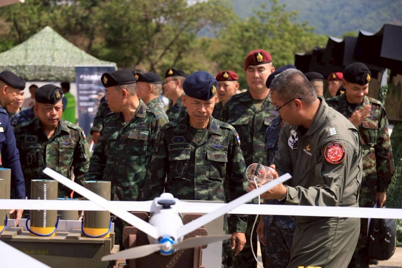 ‘กองทัพไทย’-ทดสอบโดรนโจมตีฝีมือคนไทย-ทิ้งระเบิด-พุ่งชนแม่นยำ