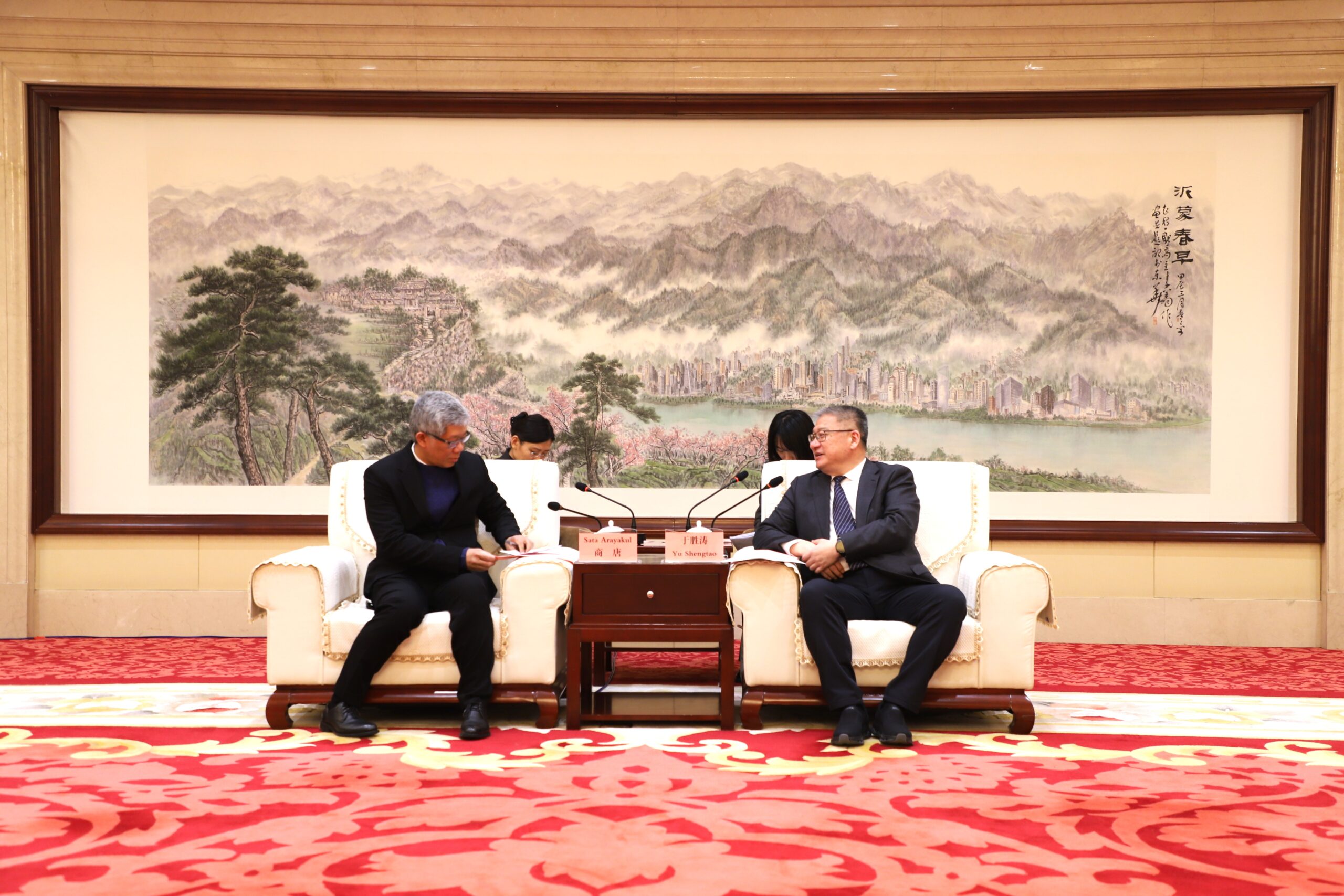 กงสุลใหญ่-ณ-เมืองชิงต่าว-เข้าเยี่ยมคารวะนายกเทศมนตรีเมืองหลินอี๋-‎ณ-โรงแรมอี๋เหอ-เมืองหลินอี๋-มณฑลซานตง-วันที่-16-มีนาคม-2569‎-–-กระทรวงการต่างประเทศ