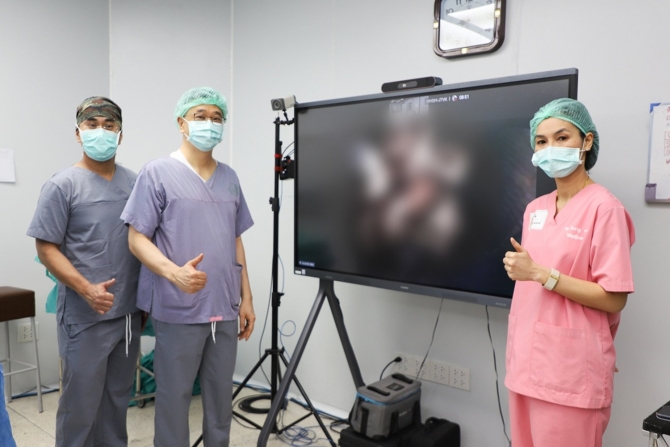หัวเว่ยหนุนโรงพยาบาลชุมแพยกระดับการเรียนการสอนแพทย์-ผ่าน-telemedicine-ถ่ายทอดผ่าตัดจริงแบบ-4k-เรียลไทม์
