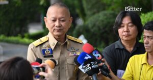 เลขาฯพิพัฒน์ ไหว้สิ่งศักดิ์สิทธิ์ทำเนียบ ยันเดินหน้าแลนด์บริดจ์ เชื่อคนไทยได้ประโยชน์ แย้มเล็งลดค่าทางด่วน