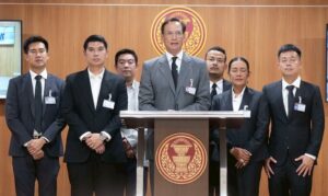 ‘กรณ์’ ยื่นญัตติด่วน ตั้งกมธ.ต้านแลนด์บริดจ์ ผลาญงบ 1 ล้านล้าน ชี้เร่งรีบผิดปกติ มีข้อกังวลหลายมิติ