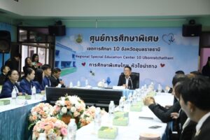 “เสมา 1” ลุยอุบลฯ ย้ำปฏิรูปการศึกษา ดันเด็กไทยสู่ศตวรรษที่ 21