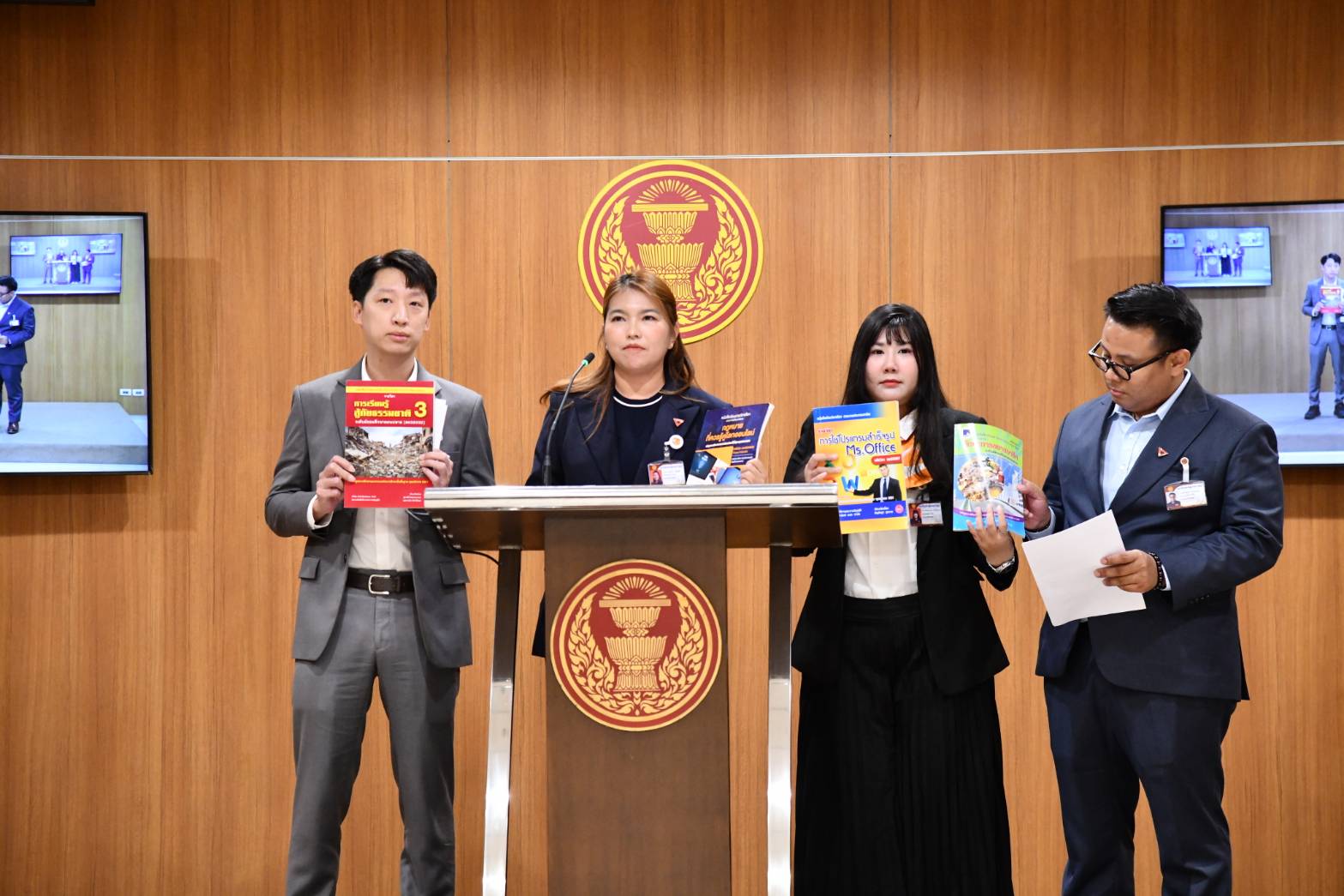 ปชนฟาดหนังสือ-‘สกร.’-ล้าหลัง-แพงเกินจริง-จี้รัฐมนตรีเร่งสะสาง