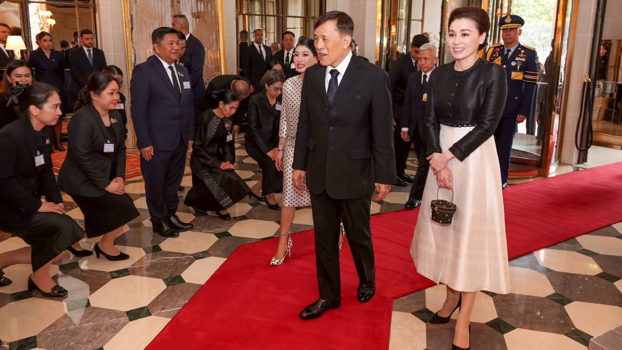 ‘ในหลวง-พระราชินี’-เสด็จฯ-เยือนฝรั่งเศสอย่างเป็นทางการ-|-เดลินิวส์